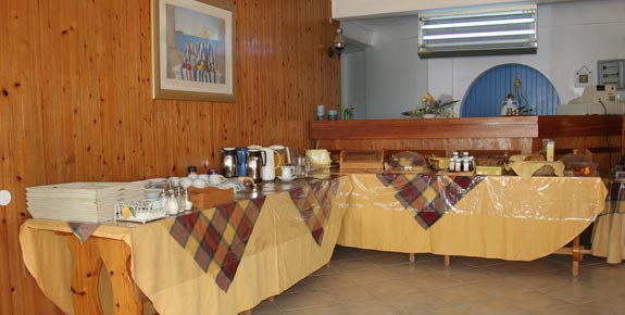 Maistrali hotel in Serifos provide buffet breakfast to its guests