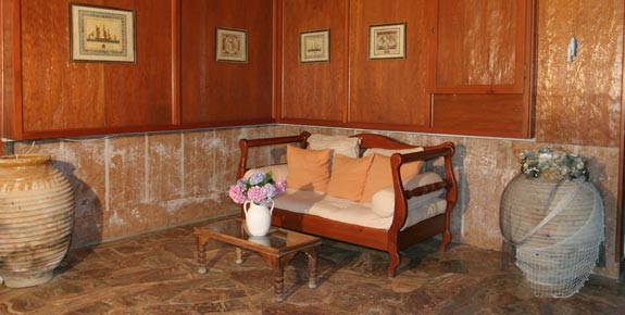 Reception area of Maistrali hotel in Serifos